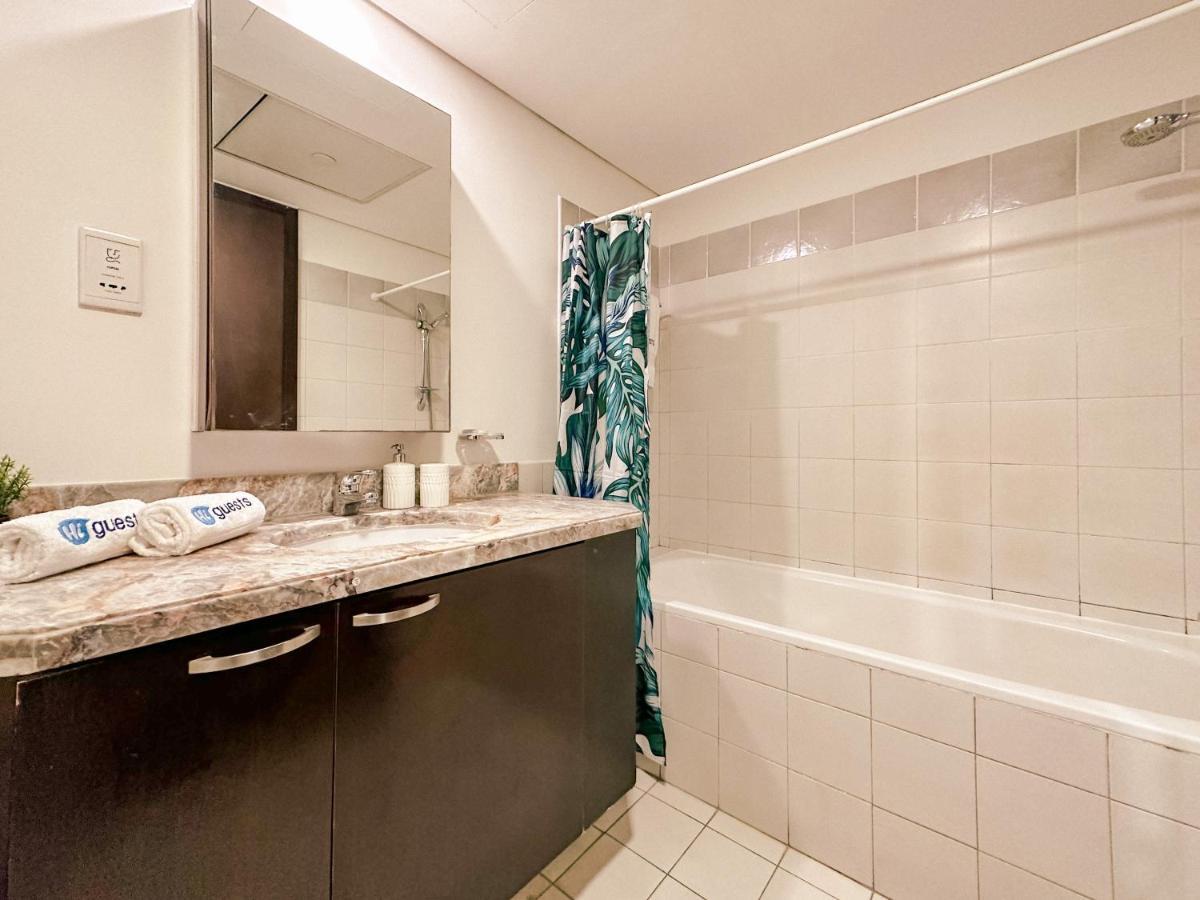 Higuests - Luxe With Incredible Marina Views Apartment
